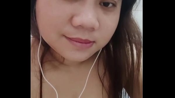 ให้แฟนออนไลน์ของเธอมีเพศสัมพันธ์